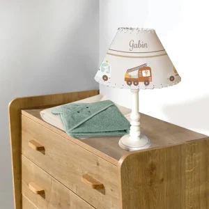 Abat-jour prénom pour bébé avec voitures, camions et moto