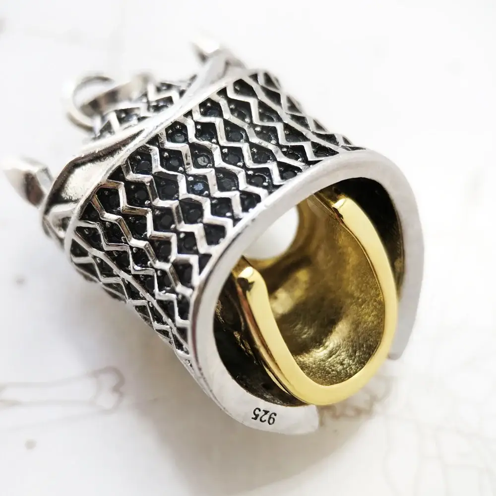 Charm Pendentif Crane Guerrier Royal – Image 3