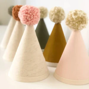 Fancy Little Day - Chapeau de Fête en Tissue||Fancy Little Day - Party Hat in Fabric