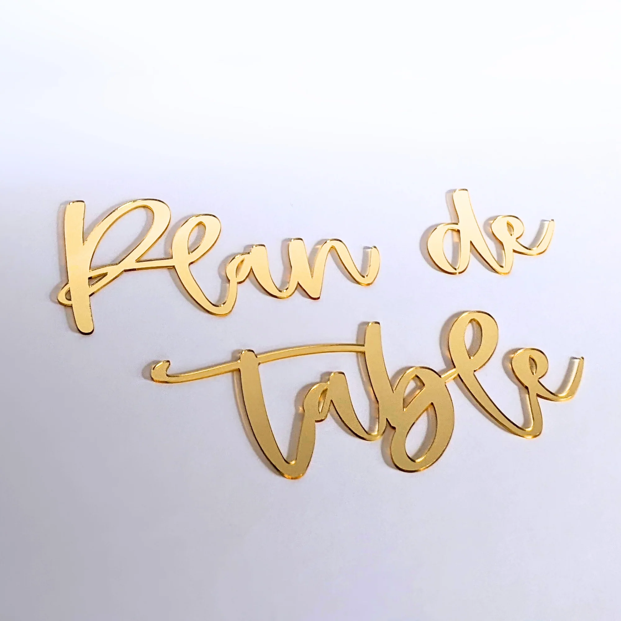 Plan de table mariage | DIY mariage - 32 x 30 cm - Mot en plexiglass doré