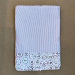 Bouton Jaune - Ensemble Housse de Couette et Jupe de Lit - Lignée Mauve||Bouton Jaune - Purple Duvet Cover and Bed Skirt Set